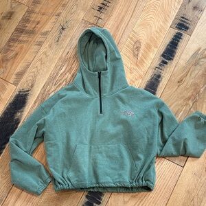 The North Face Green 3/4 zip pull over crop.